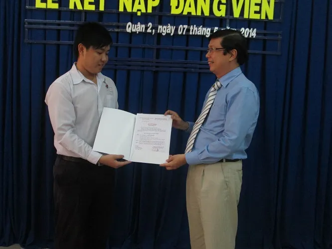 Thêm một Đảng viên là học sinh ảnh 1